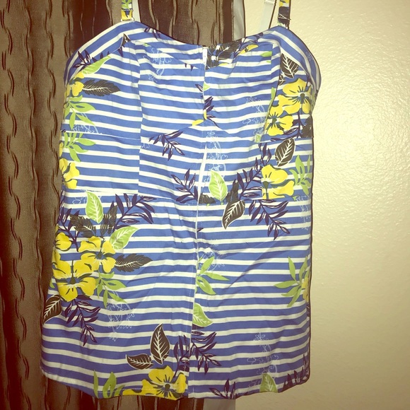 Torrid New floral & stripes tank size 1 - Picture 1 of 4
